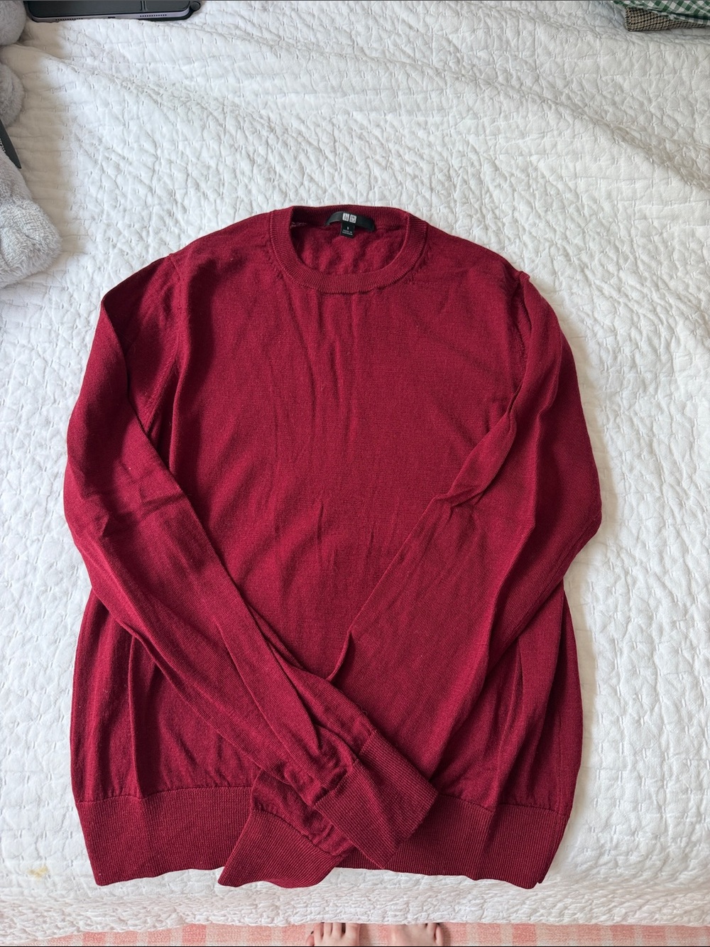 Women’s Uniqlo Merino Crewneck Sweater in Burgundy